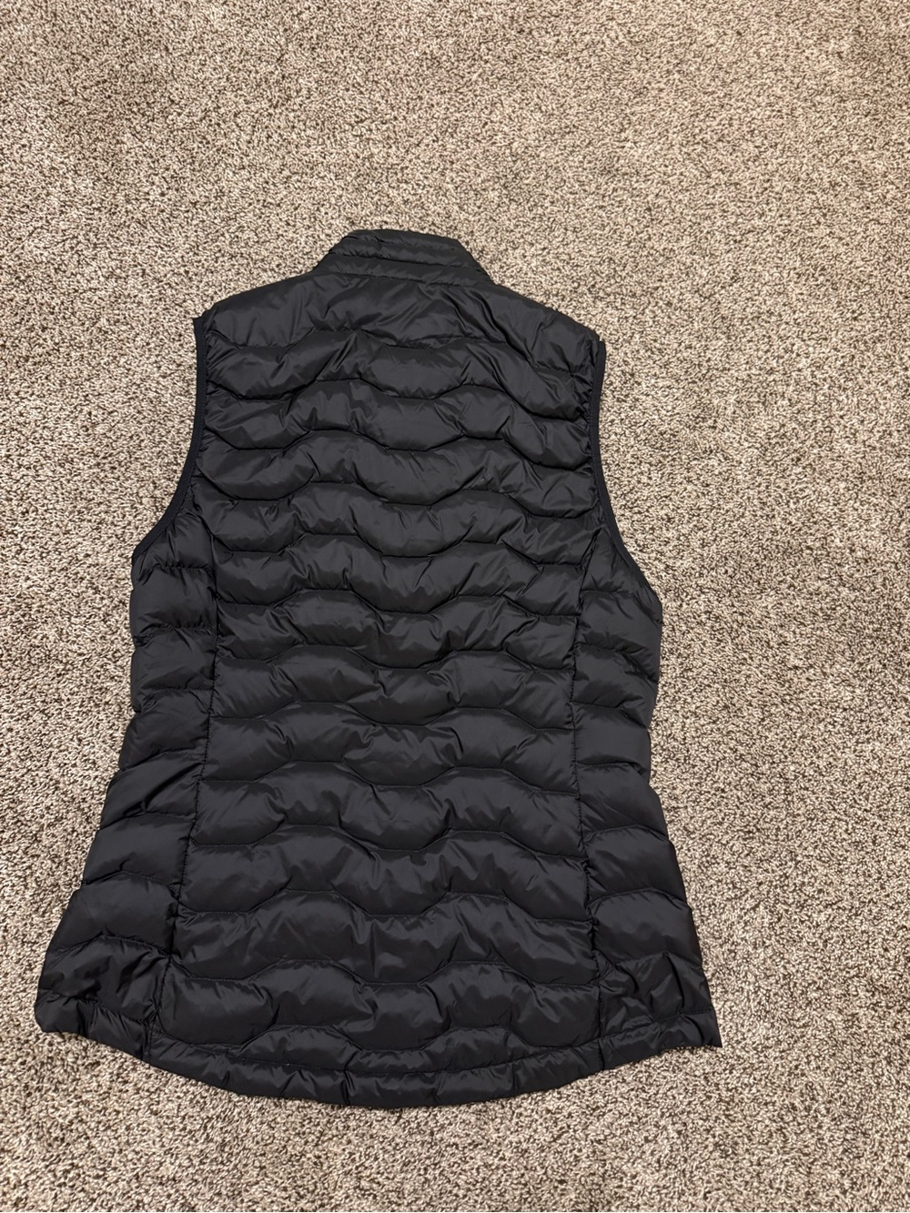 Ariat Women's Black Lightweight Down Vest - Picture 2 of 3